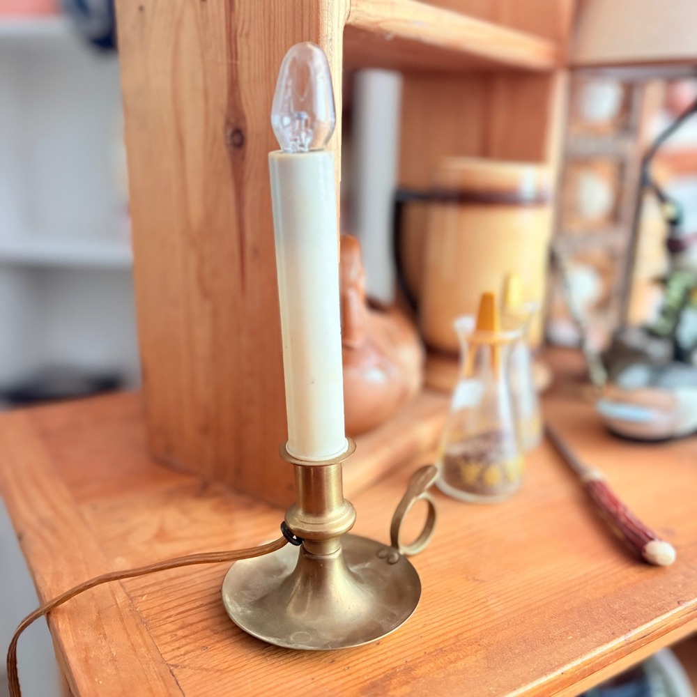 Vintage Brass Chamberstick Electric Window Lamp Candle Finger Loop 9 Inch